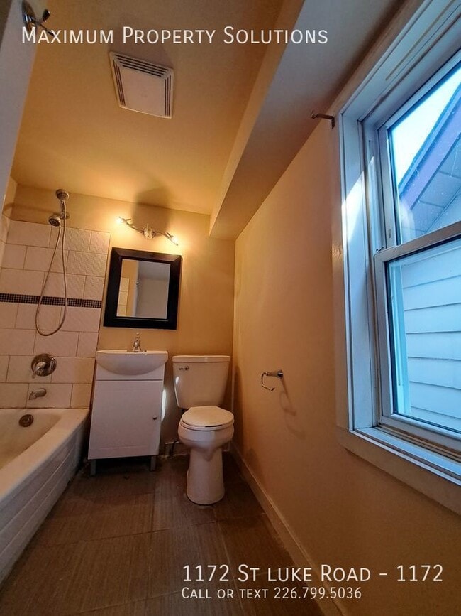 Photo du bâtiment - Spacious - 2 bed 1 bath unit for rent