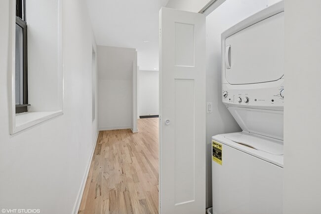 Building Photo - 1246 S Fairfield Ave