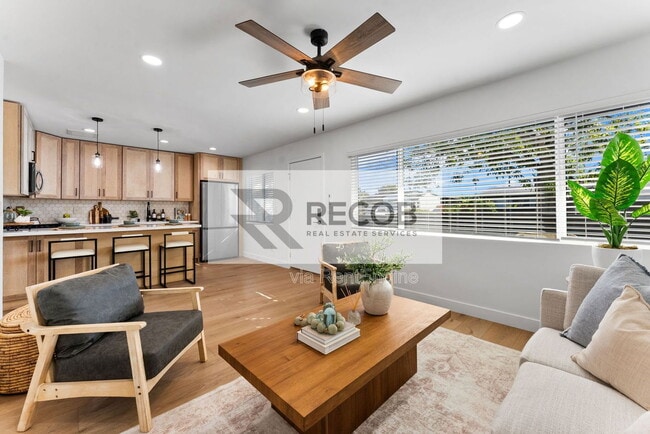 Foto del edificio - 4286 Samoset Ave