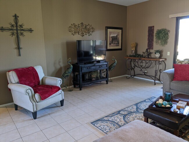 Building Photo - 67284 W Chimayo Dr