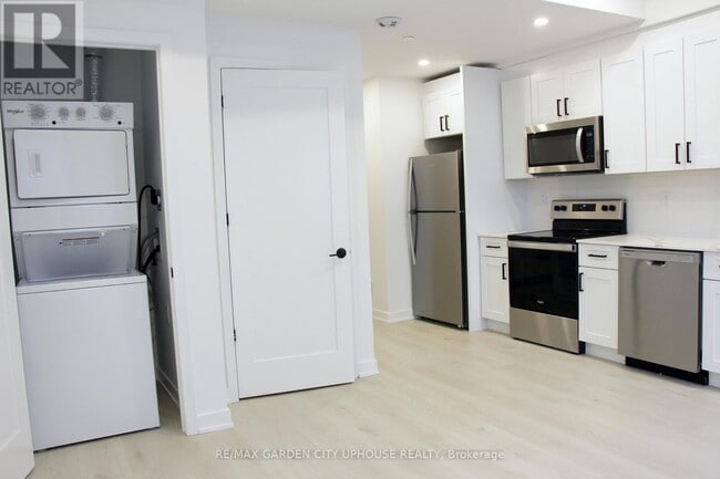 Building Photo - 57 Carlisle St