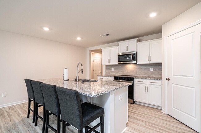 Foto del edificio - 2452 Goose Fair Rd