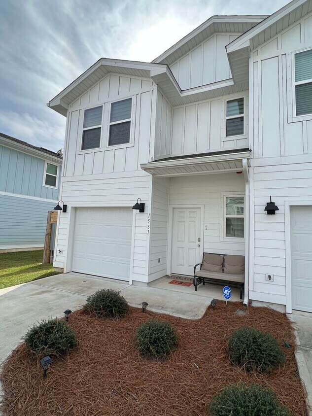 Primary Photo - Like New Townhome