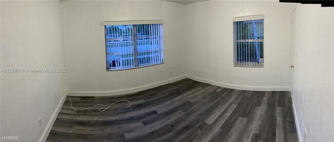 Foto del edificio - 3 br, 2 bath House - 2040 NE Miami Gardens...