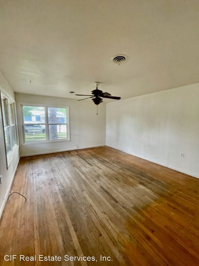 Foto del edificio - 4 br, 1.5 bath House - 1512 Bryan Ave