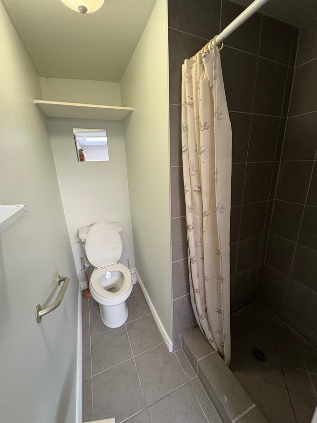Photo du bâtiment - 17676 57A Av
