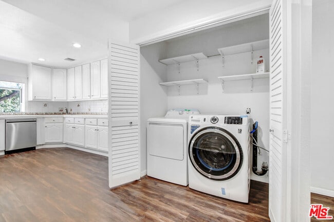 Foto del edificio - 1402 Hollister St