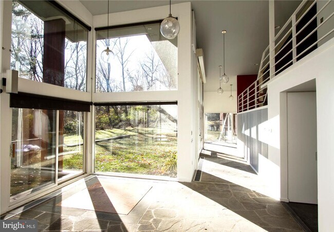 Building Photo - 880 Lawrenceville Rd