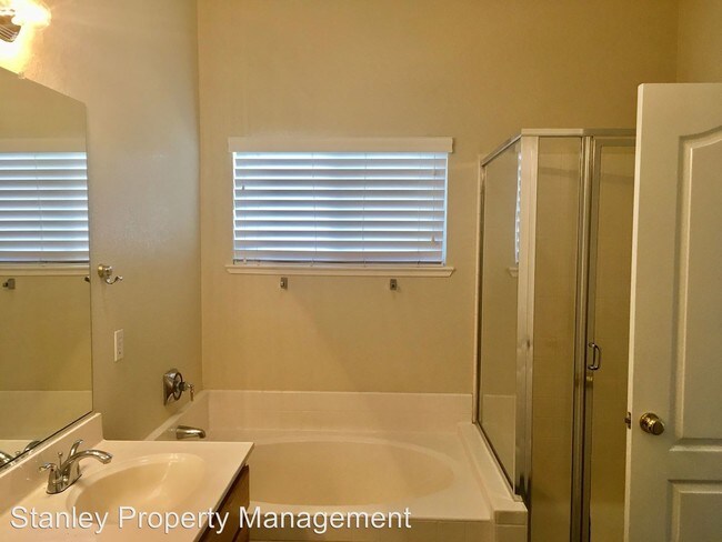 Building Photo - 4 br, 2 bath House - 9064 New Classic Court