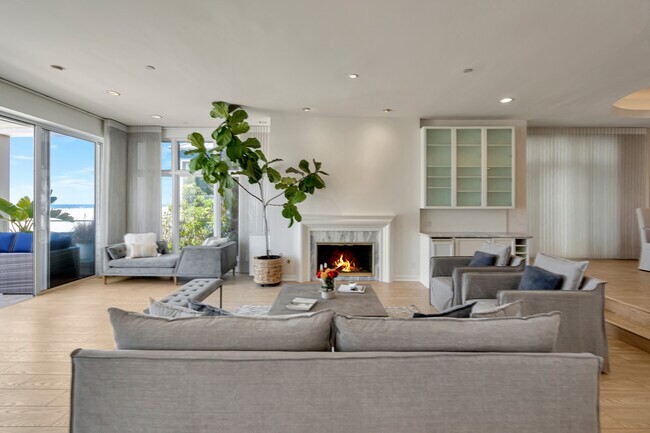 Foto del edificio - 1351 Palisades Beach Rd