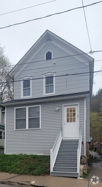 Building Photo - 62 Moreland St