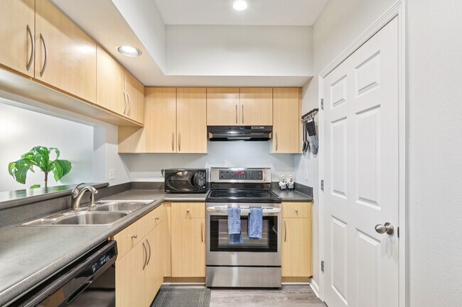 Foto del edificio - 322 E Central Blvd