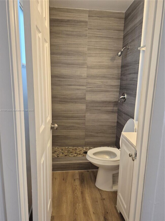 Foto del edificio - 216 SW 9th St