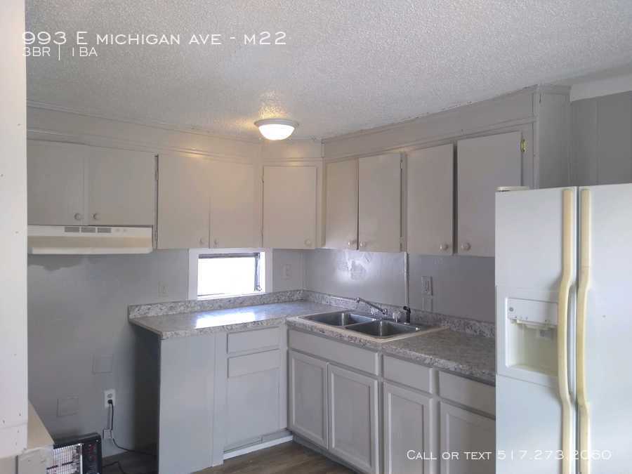 Primary Photo - 993 E Michigan Ave