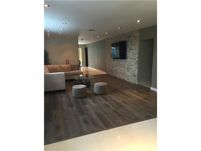 Foto del edificio - 4763 Alton Rd