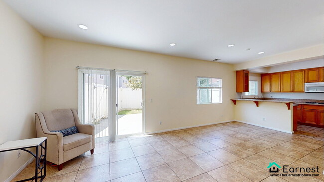Foto del edificio - Bright & Stylish 4BR Townhouse with Privat...