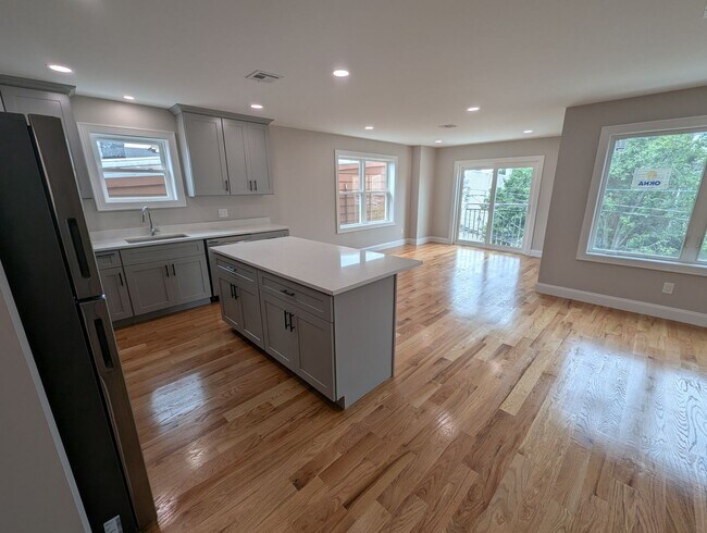 Foto del edificio - 595 N 11th St