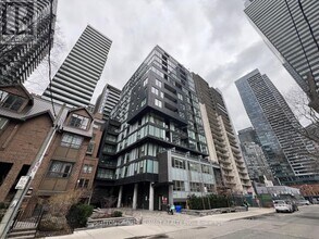 Building Photo - 17 Dundonald St