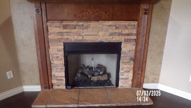 Building Photo - Fantastic home located in Eastlake Addition
