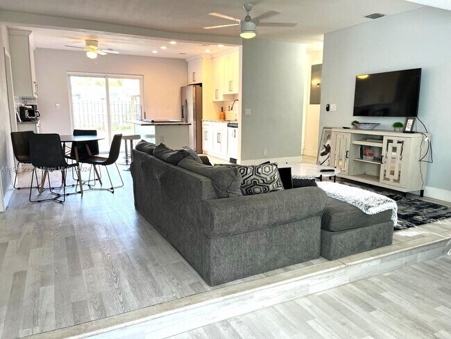 Foto del edificio - 2281 SW 15th St