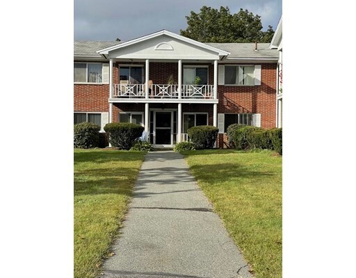 Primary Photo - 28 Bayberry Dr