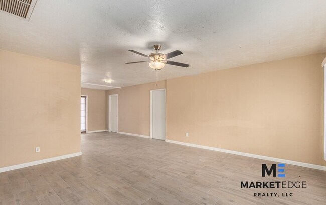 Foto del edificio - 3Bed/2Bath Home with POOL in Phoenix! $120...