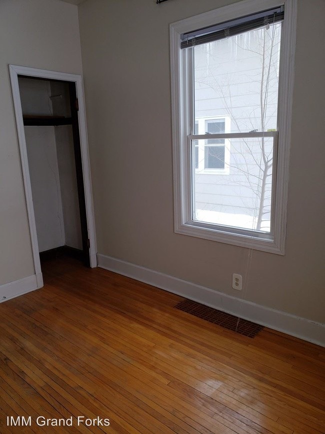 Building Photo - 4 br, 2 bath House - 1808 University Avenue