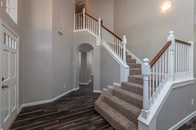 Foto del edificio - 6327 Maple Spring Pl