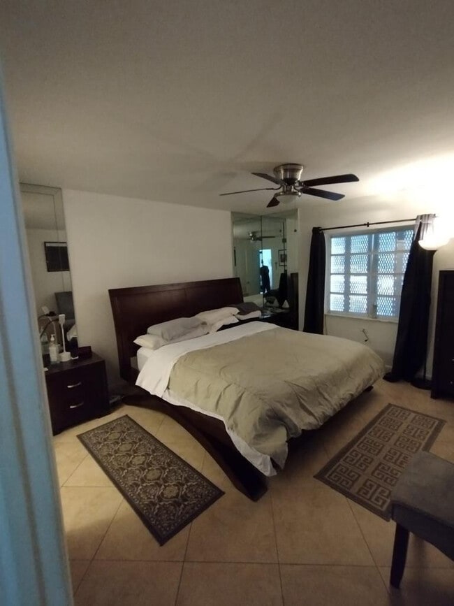 Foto del edificio - 6489 Bay Club Dr