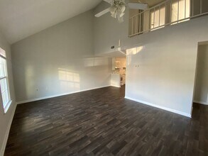 Building Photo - 230 Lanier Dr