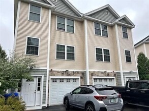 Building Photo - 615 Holt Ave