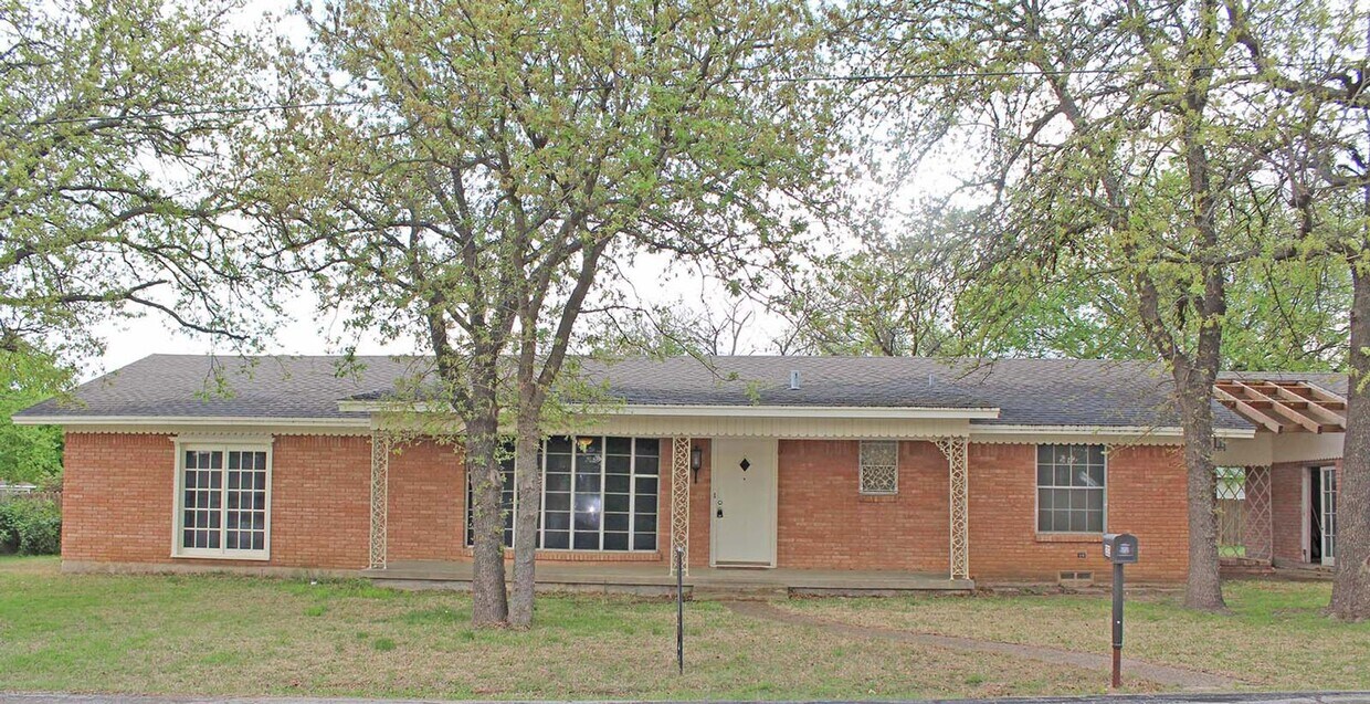 Foto principal - Great 2 Bdrm 1 Bath Home in Sanger Tx