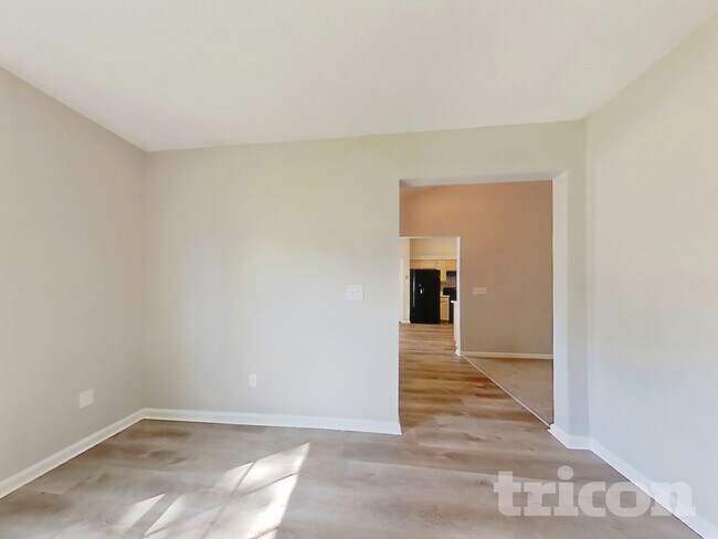 Building Photo - 11329 Hartland Rd