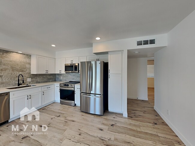 Building Photo - 3601 W Villa Rita Dr