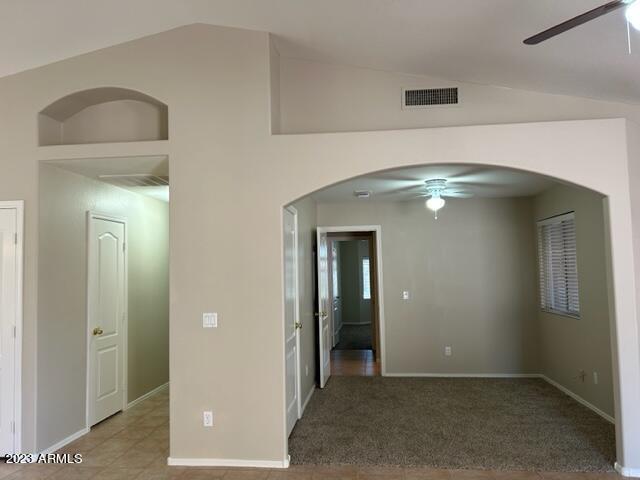 Building Photo - 2122 E Rockwood Dr