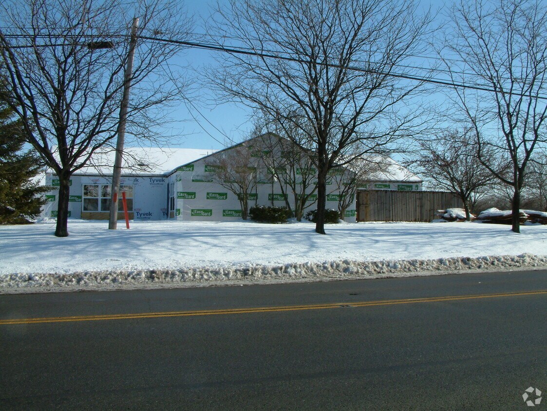 Building Photo - 900 Franklin Rd