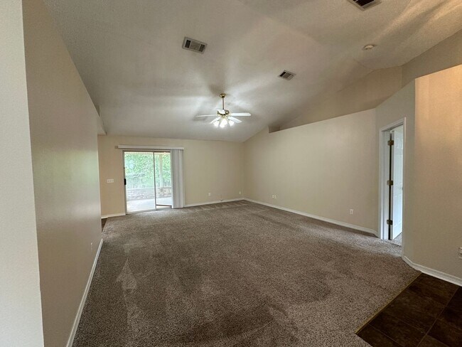 Foto del edificio - 3 bedroom 2 bath home in Pace for rent!