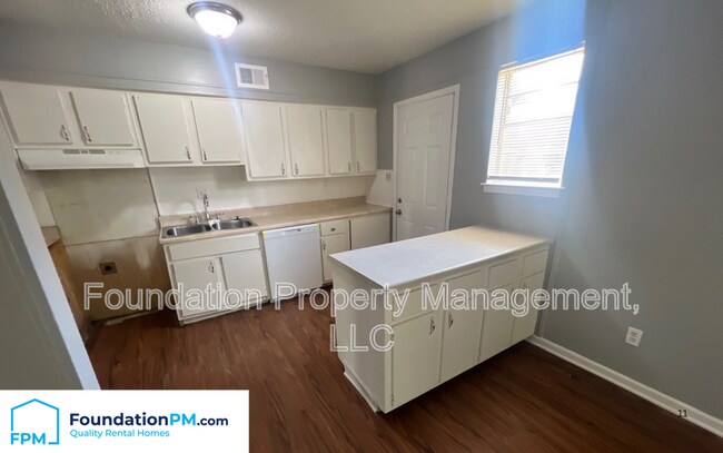 Building Photo - 3700 Firethorne Dr