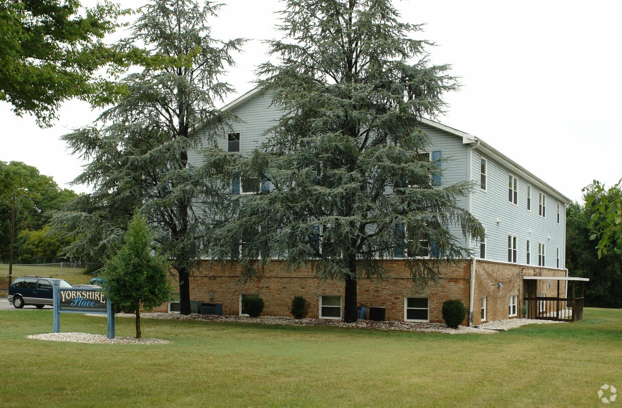 805 Apperson Dr, Salem, VA 24153 Apartments in Salem, VA