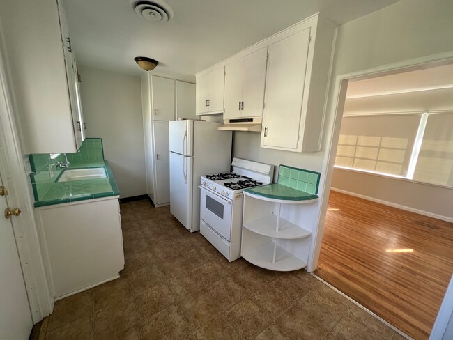 Kitchen w/ Living Room - 2506 Drake St