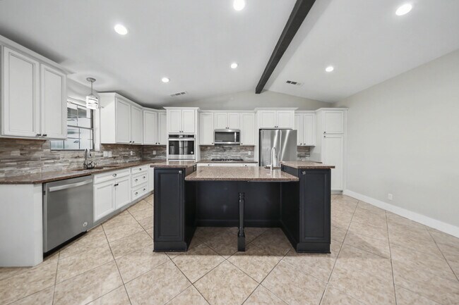 Building Photo - 3206 Timber Oak Dr