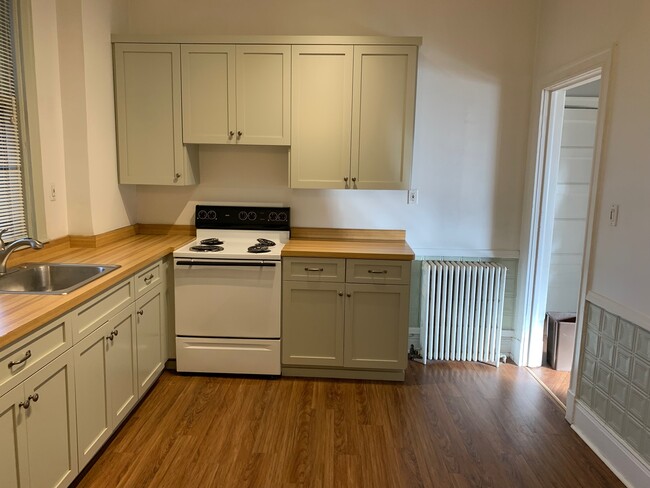 Foto del edificio - 620 E 112th St