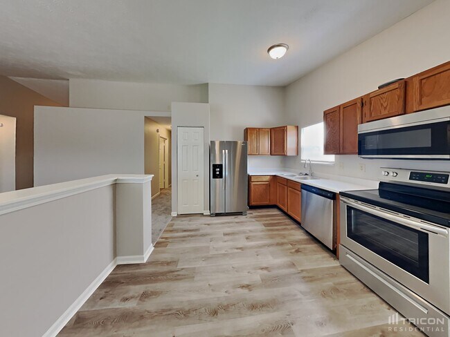 Building Photo - 4831 Dietzen Boulevard Anderson IN