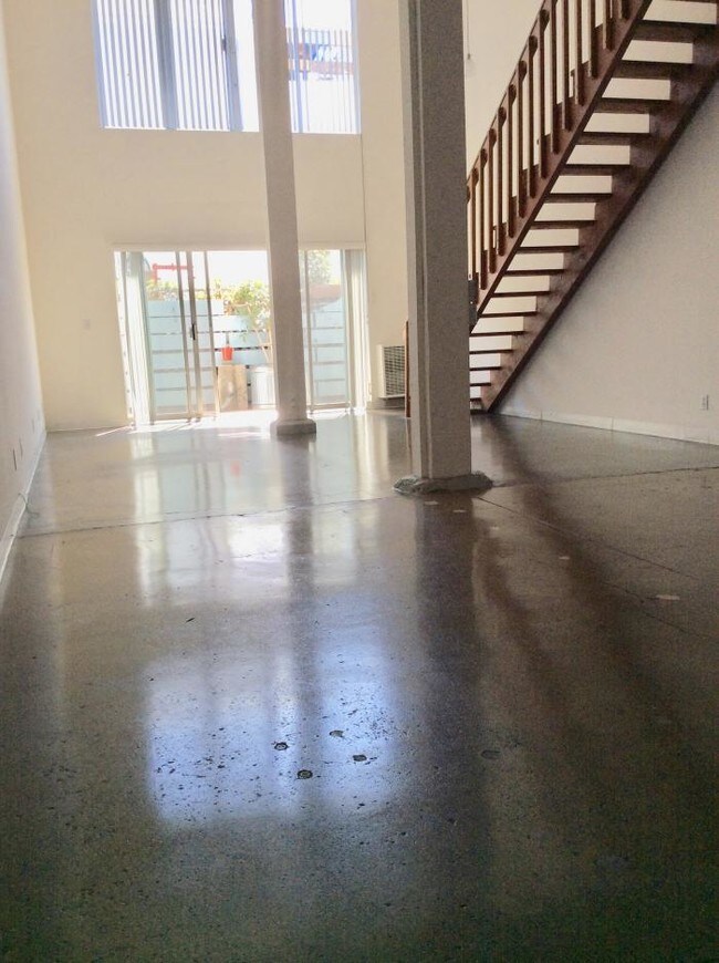 Building Photo - 1 bedroom in San Francisco CA 94107