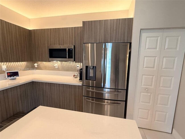 Foto del edificio - 4900 NW 83rd Path