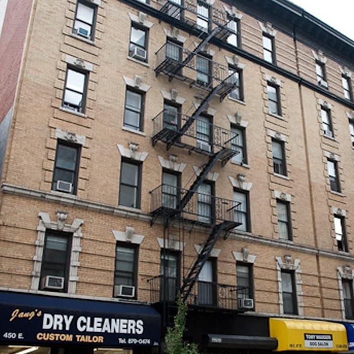 Primary Photo - 450 East 81st Street