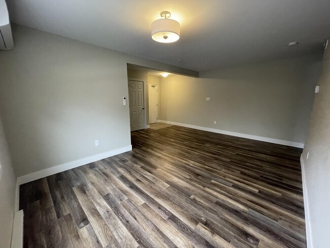 Building Photo - 4 Mitchell St