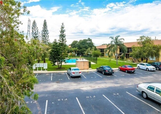 Building Photo - 2500 Harn Blvd