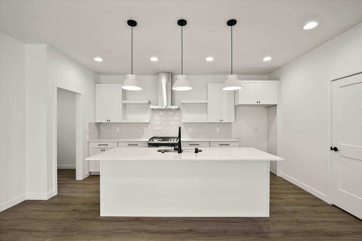 Foto principal - 6205 E 13th Ave