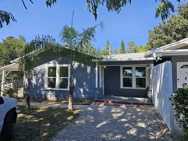 Foto del edificio - 35278 Acacia Ave